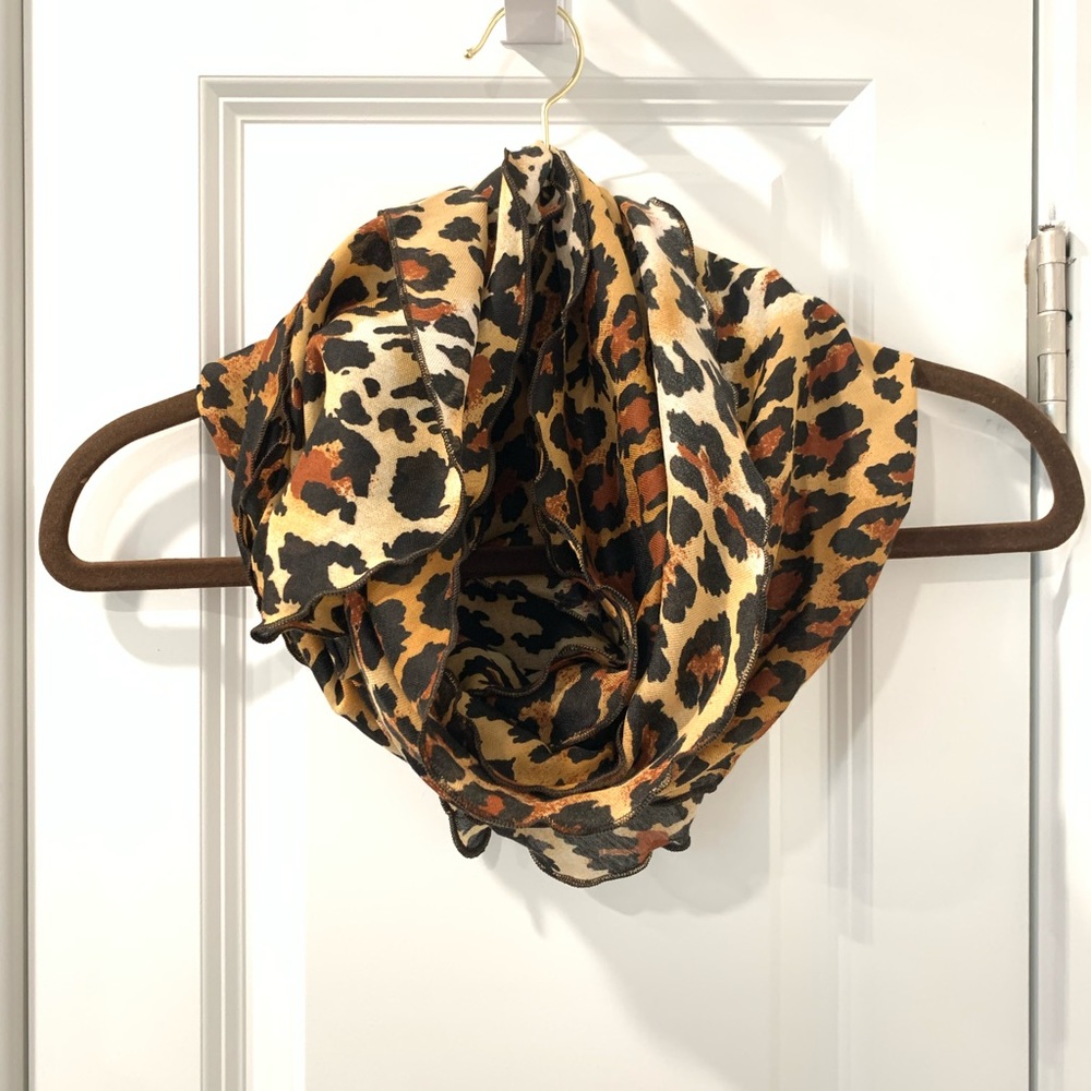 ❌SOLD❌ANIMAL PRINT SCARF